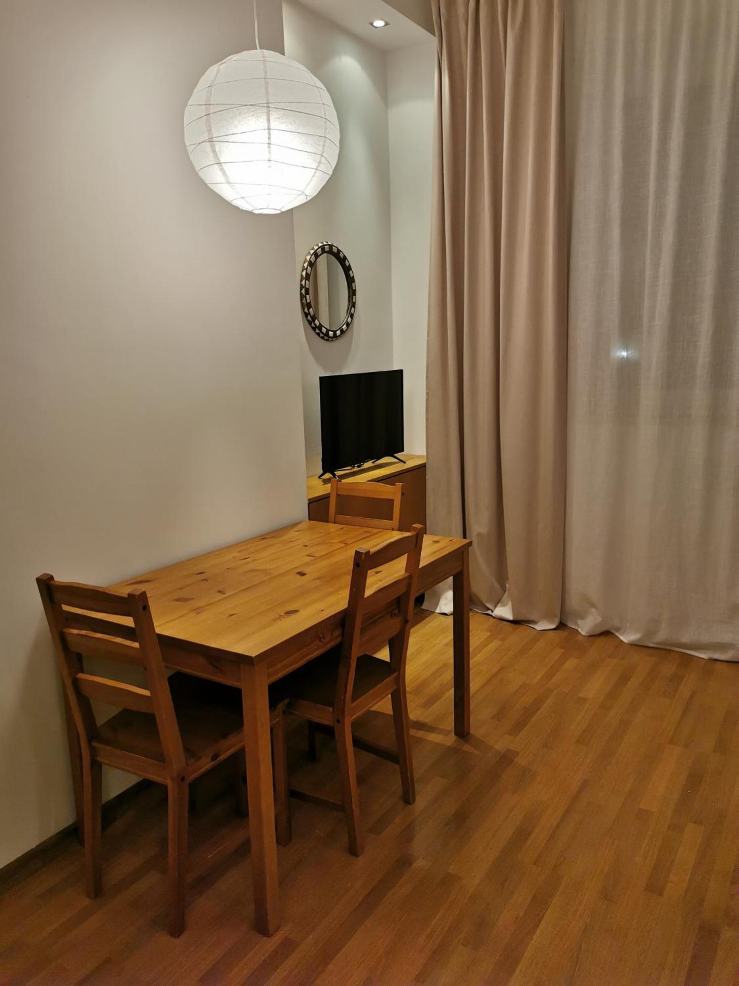 קרקוב Cozy Spacious Apartment With Balcony מראה חיצוני תמונה